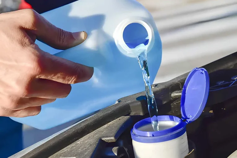 Lave-glace toute saison ou lave-glace hivernal?